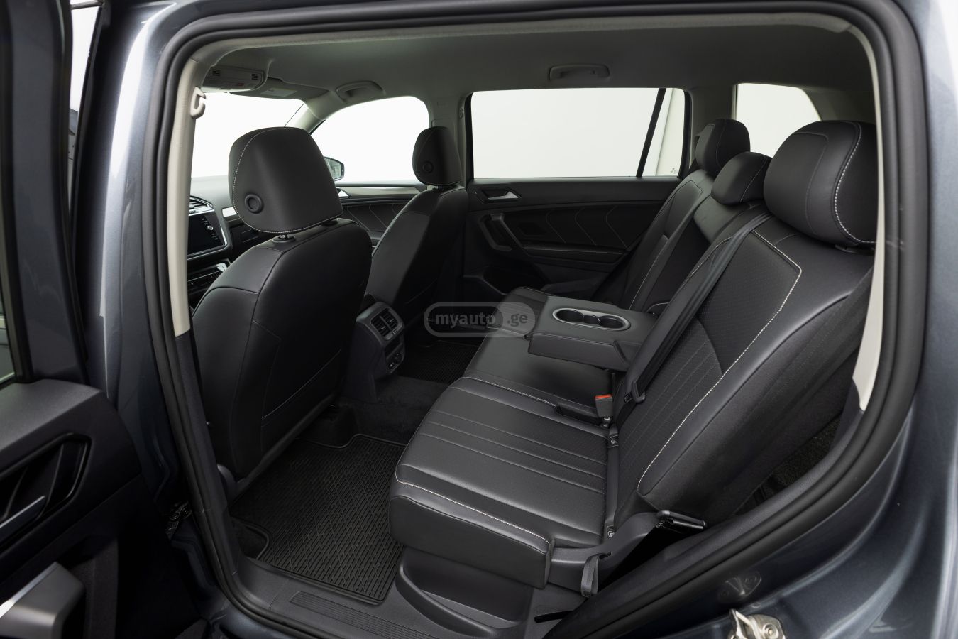 Volkswagen Tiguan 2022 — photo 2