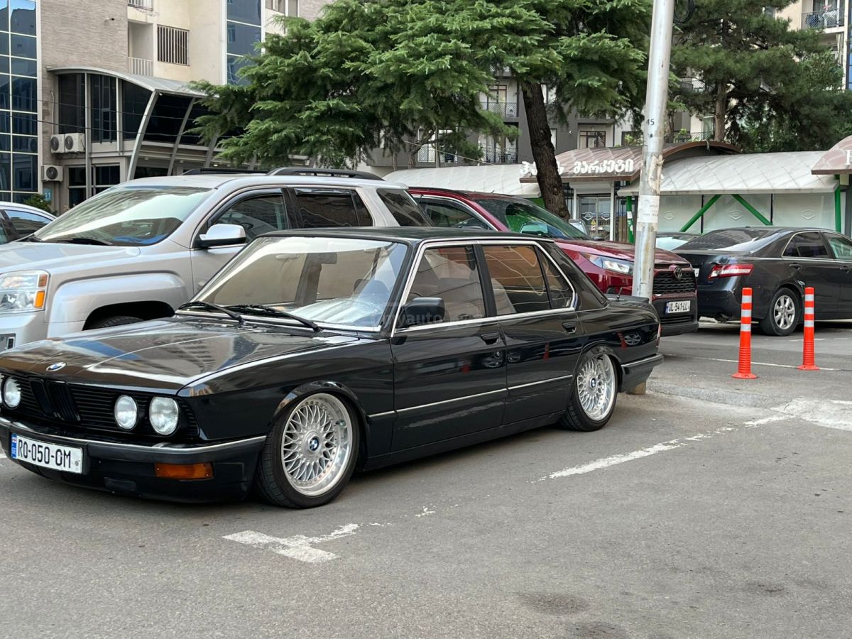 BMW 540 1986 — photo 2