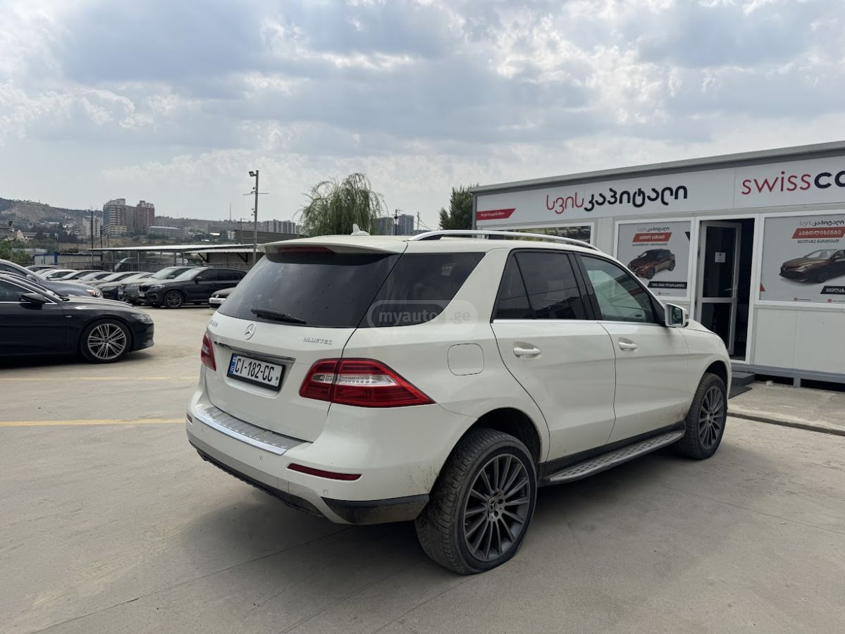 Mercedes-Benz ML 350 2013 — photo 2
