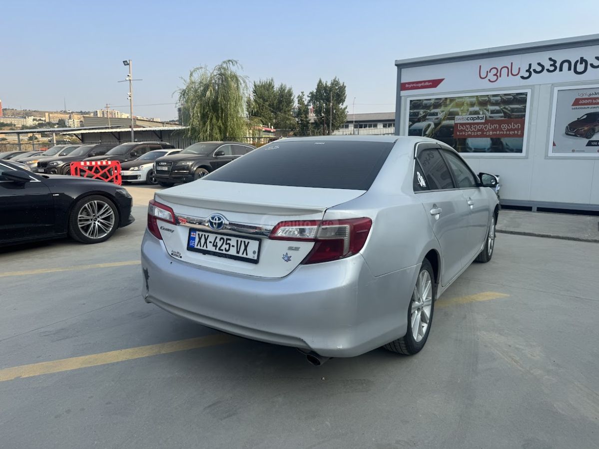 Toyota Camry 2012 — photo 2