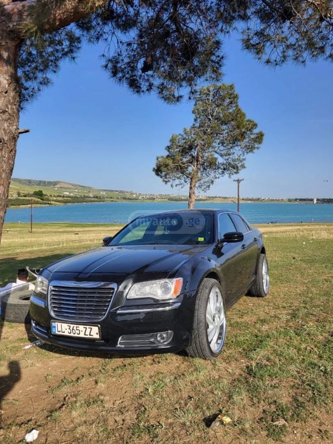 Chrysler 300 2012 — photo 2
