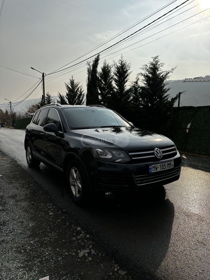 Volkswagen Touareg 2012 — photo 2