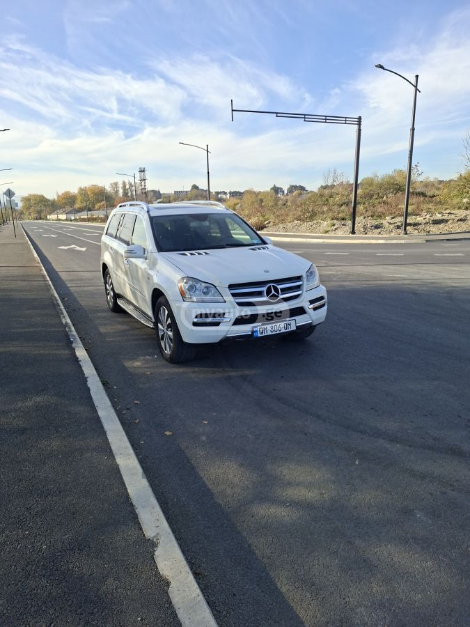 Mercedes-Benz GL 350 2010 — photo 2