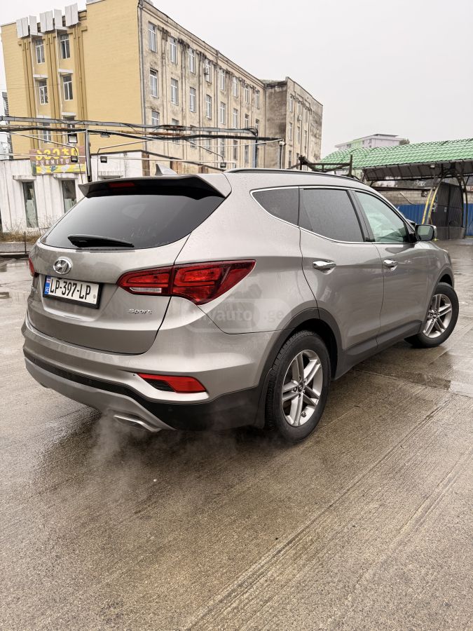 Hyundai Santa Fe 2018 — photo 2