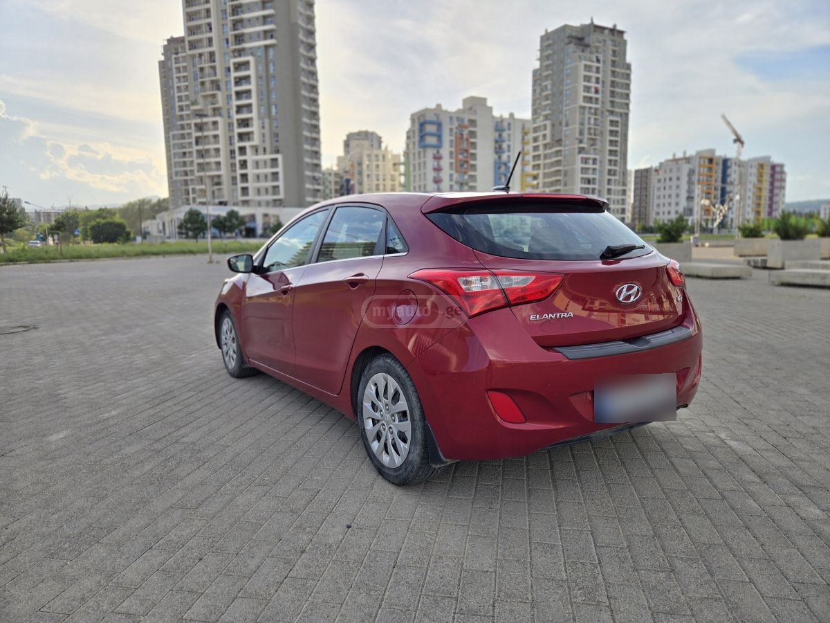 Hyundai Elantra GT 2016 — photo 2