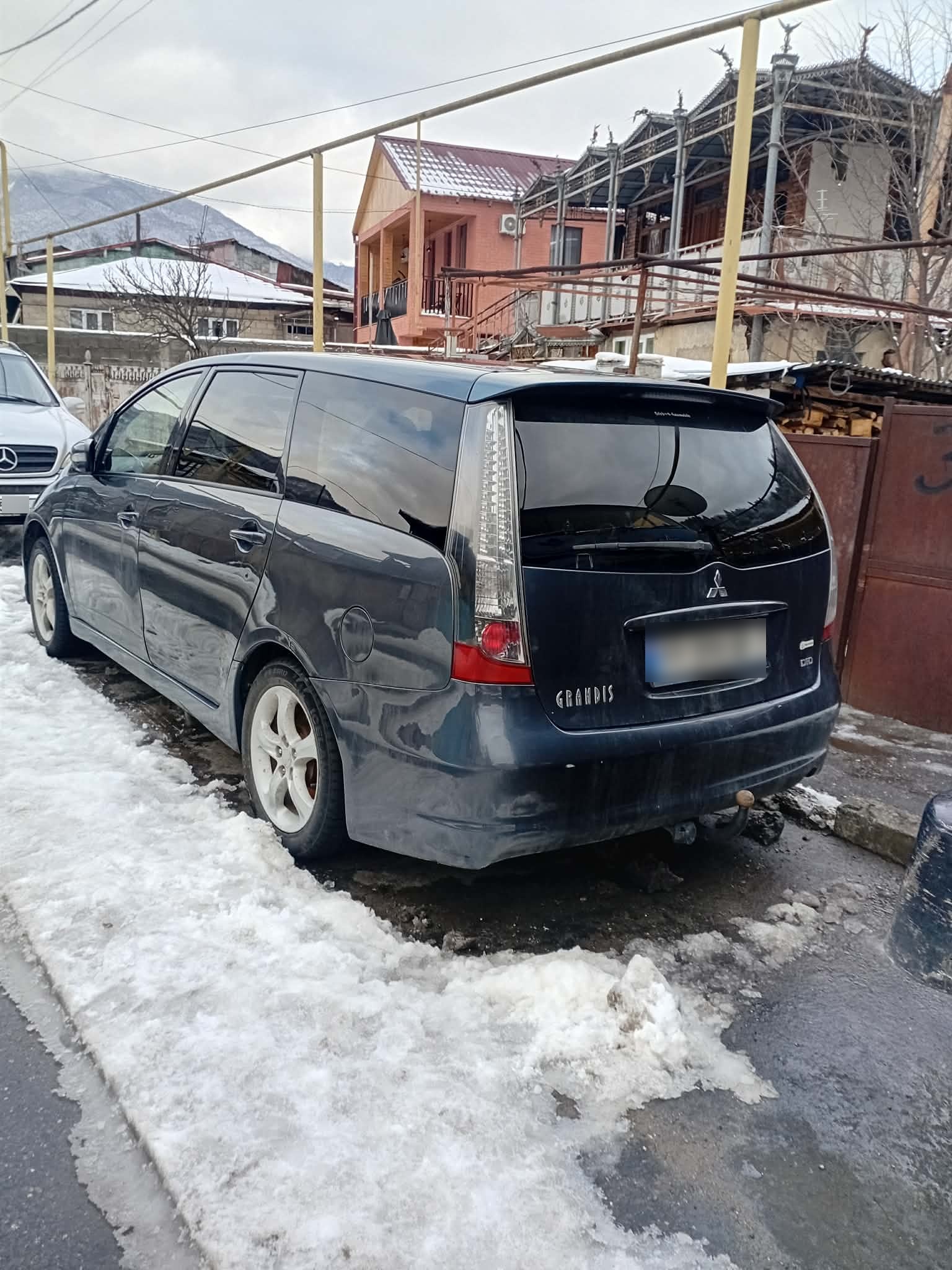 Mitsubishi Grandis 2005 — photo 2