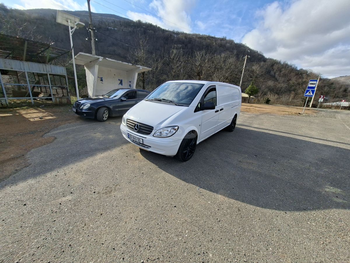 Mercedes-Benz Vito 2010 — photo 2