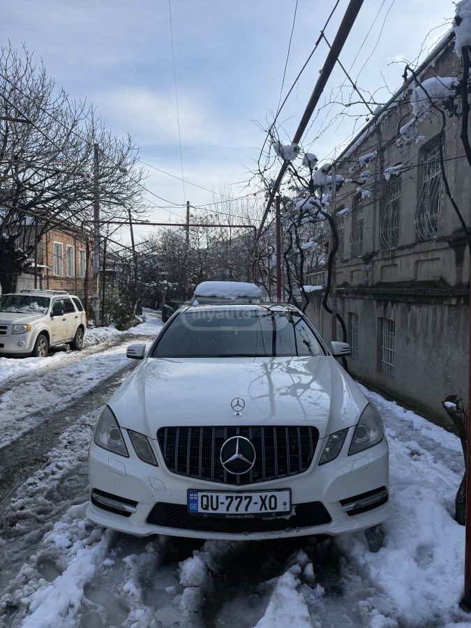 Mercedes-Benz E 212 2012 — photo 2