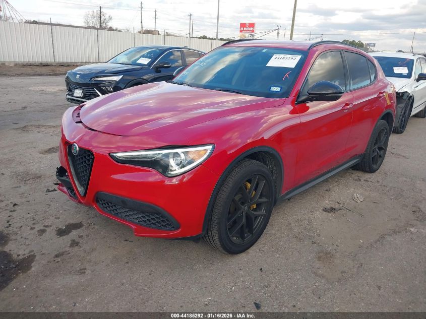 Alfa Romeo Stelvio 2020 — photo 2