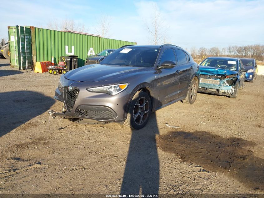 Alfa Romeo Stelvio 2022 — photo 2
