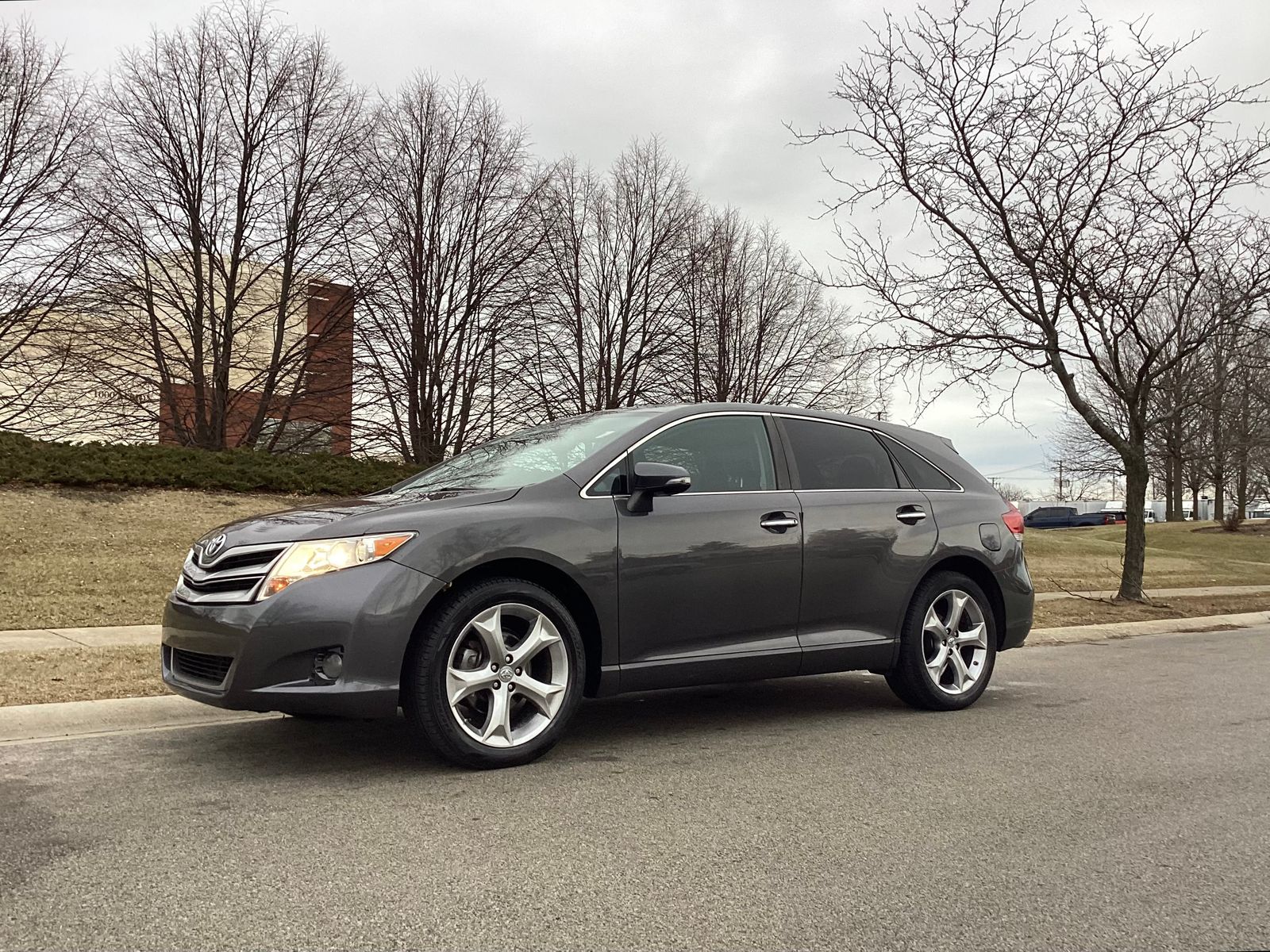 Toyota Venza 2015 — photo 2