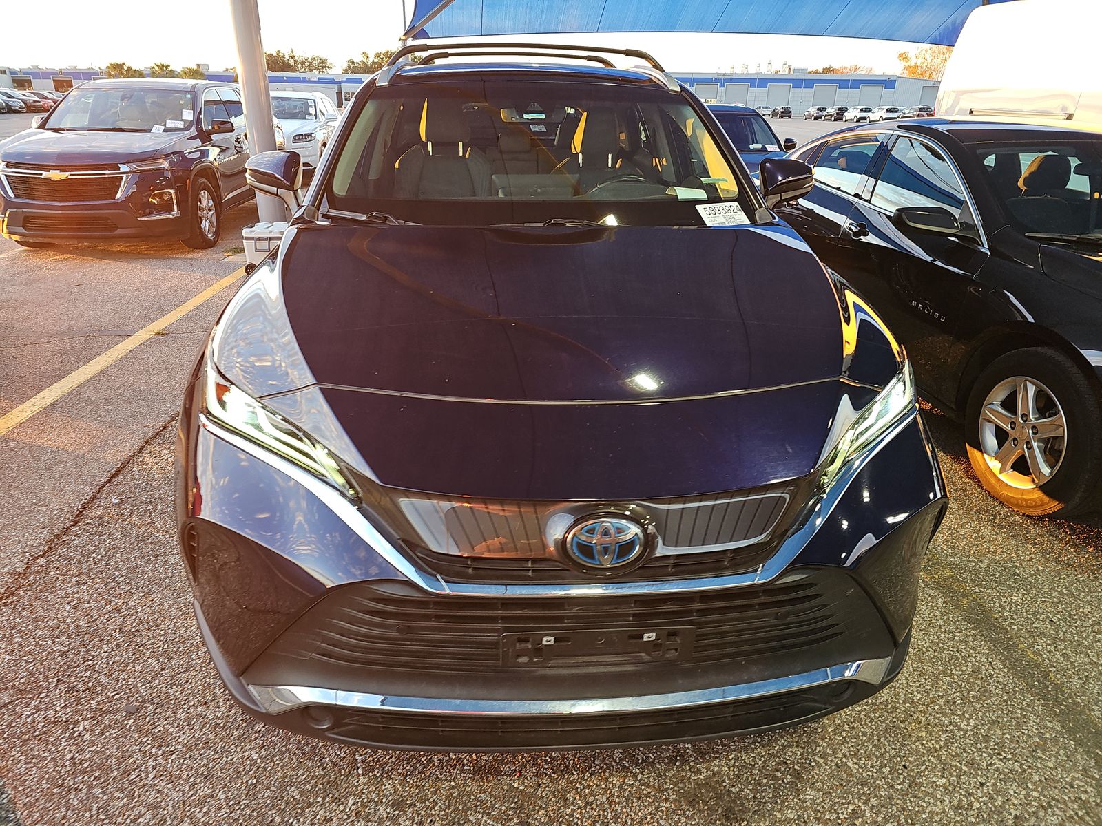 Toyota Venza 2021 — photo 2