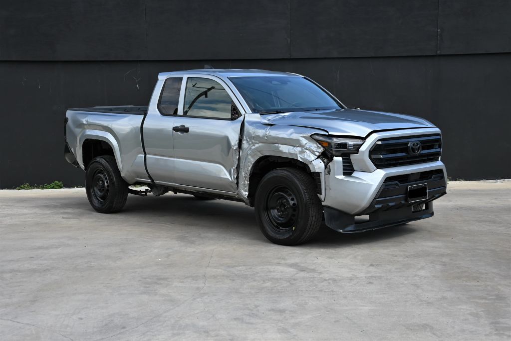 Toyota Tacoma 2024 — photo 2