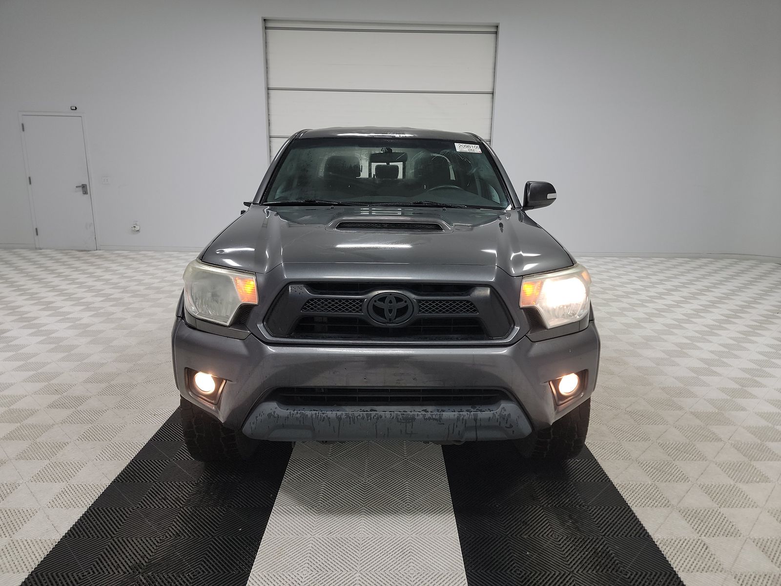 Toyota Tacoma 2014 — photo 2
