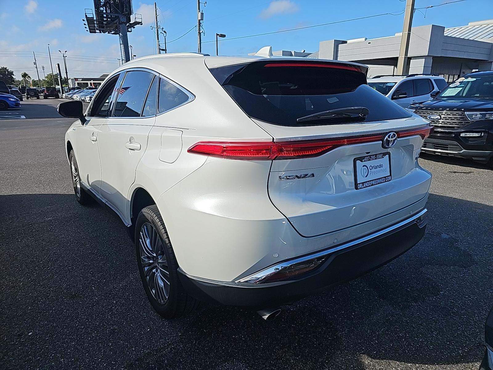 Toyota Venza 2021 — photo 2