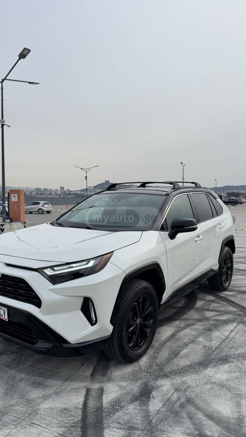 Toyota RAV 4 2022 — photo 2