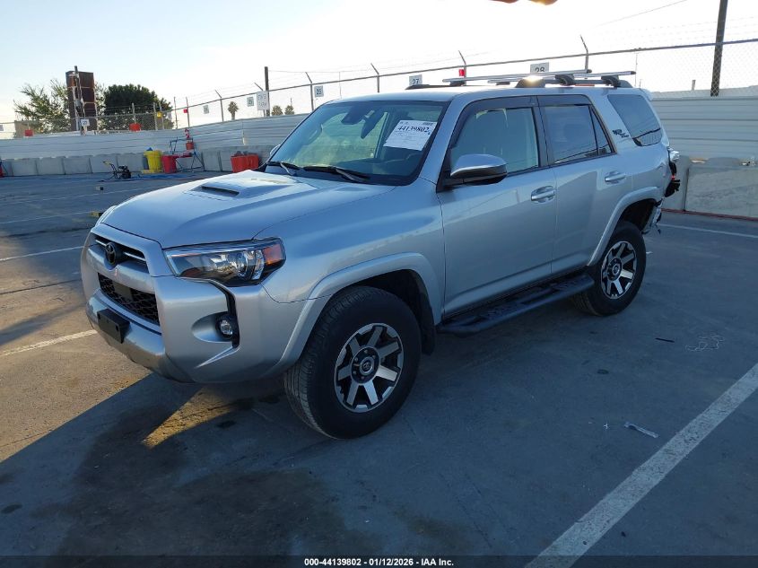 Toyota 4 Runner 2023 — photo 2