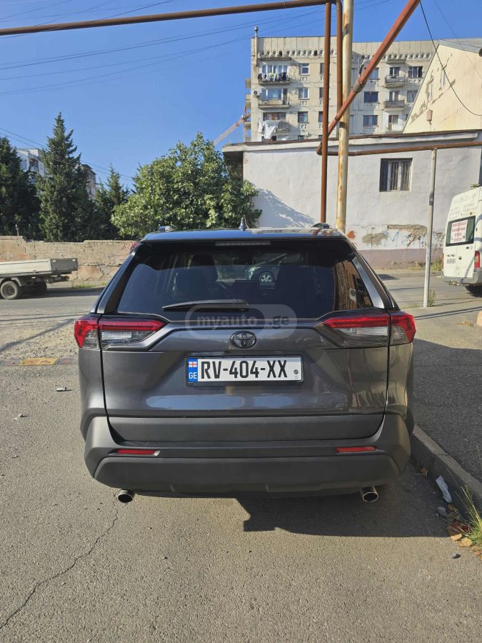 Toyota RAV 4 2021 — photo 2