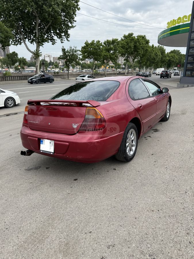 Chrysler 300 1999 — photo 2