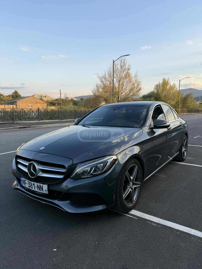 Mercedes-Benz C 300 2015 — photo 2