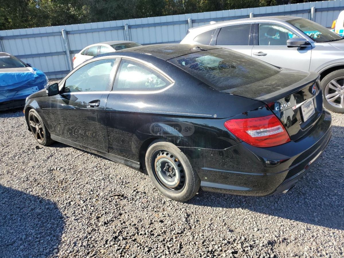 Mercedes-Benz C 250 2015 — photo 2