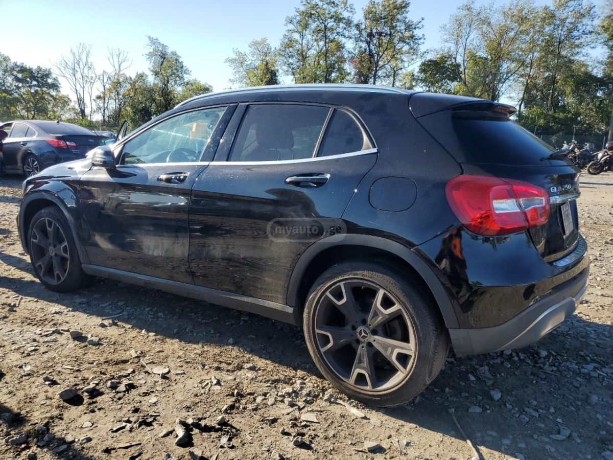 Mercedes-Benz GLA 250 2018 — photo 2