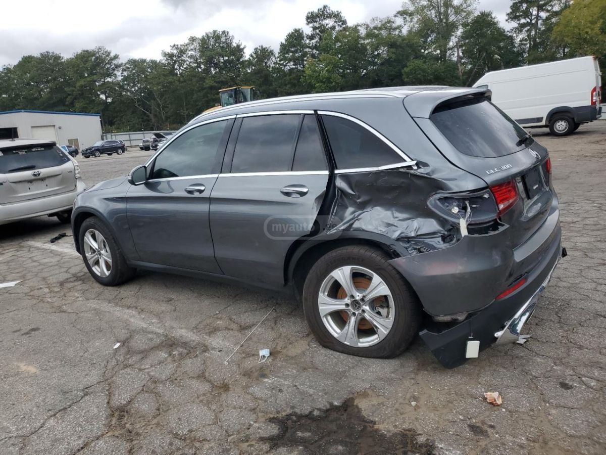 Mercedes-Benz GLC 300 2018 — photo 2