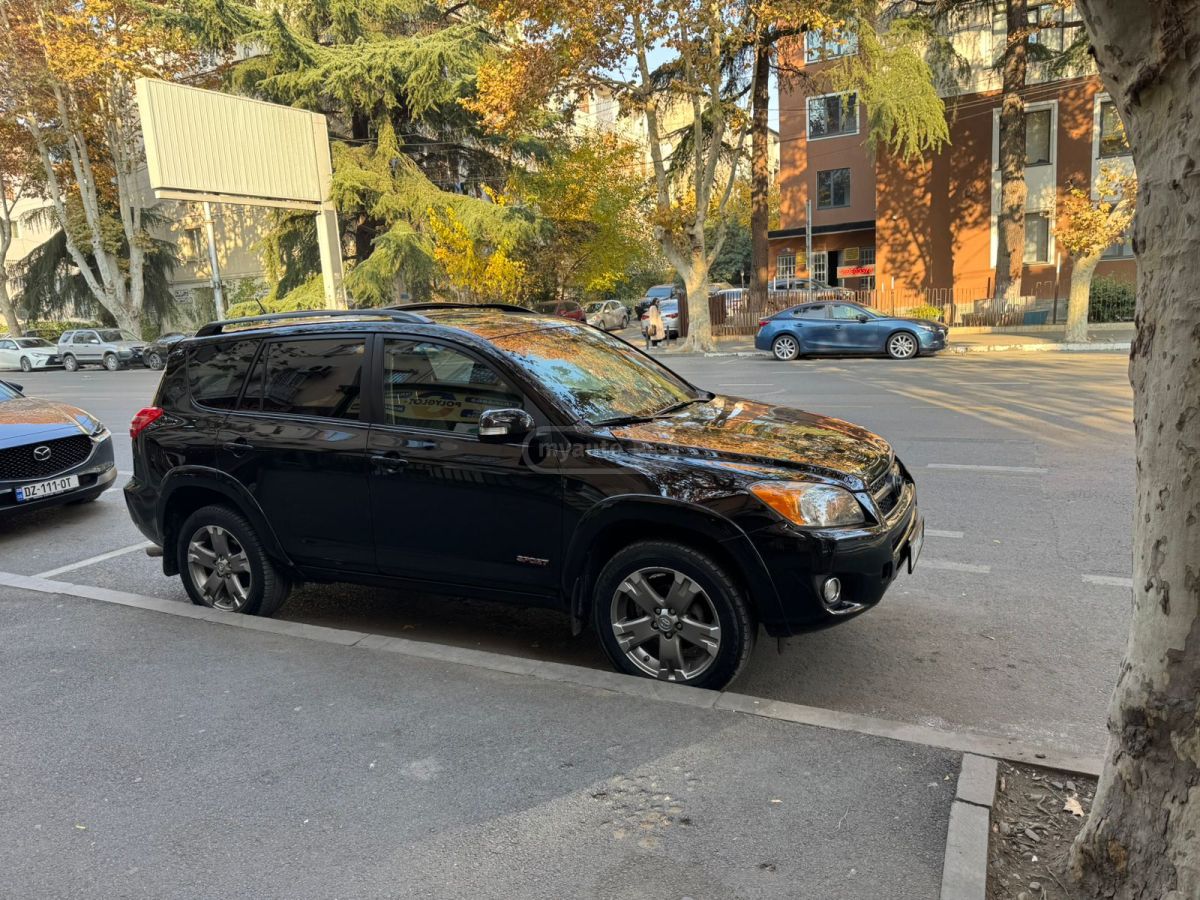 Toyota RAV4 2011 — photo 2