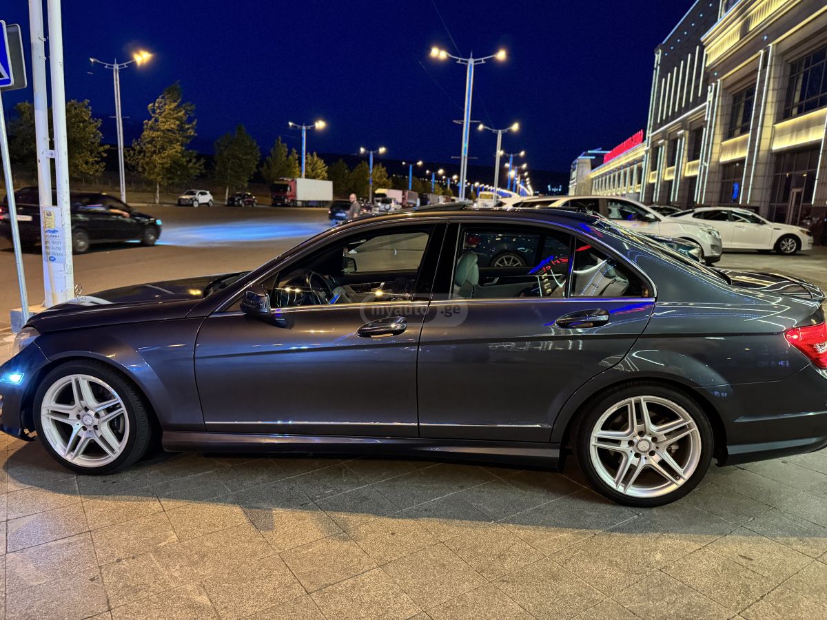 Mercedes-Benz C 350 2014 — photo 2
