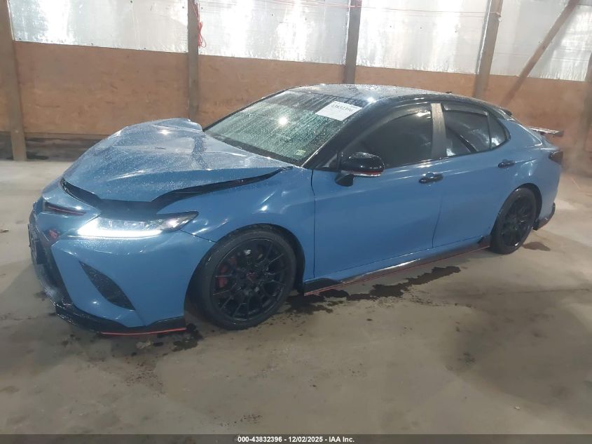 Toyota Camry 2022 — photo 2