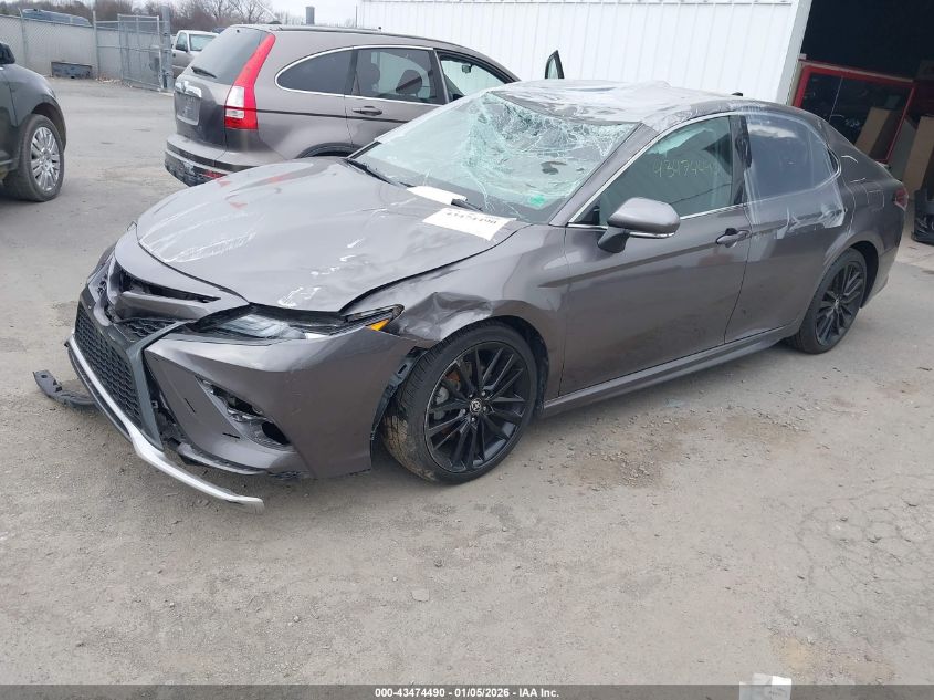 Toyota Camry 2022 — photo 2