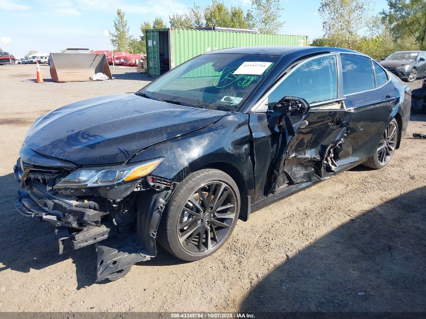 Toyota Camry 2018 — photo 2