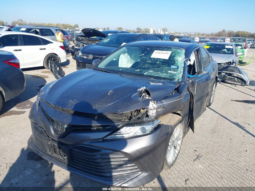 Toyota Camry 2020 — photo 2