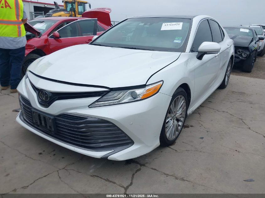 Toyota Camry 2018 — photo 2