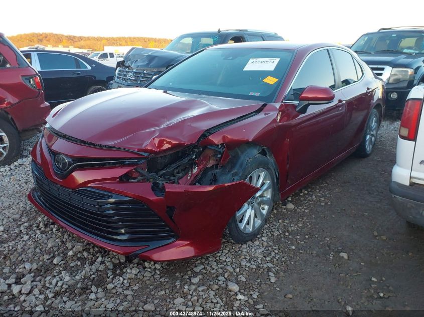 Toyota Camry 2019 — photo 2