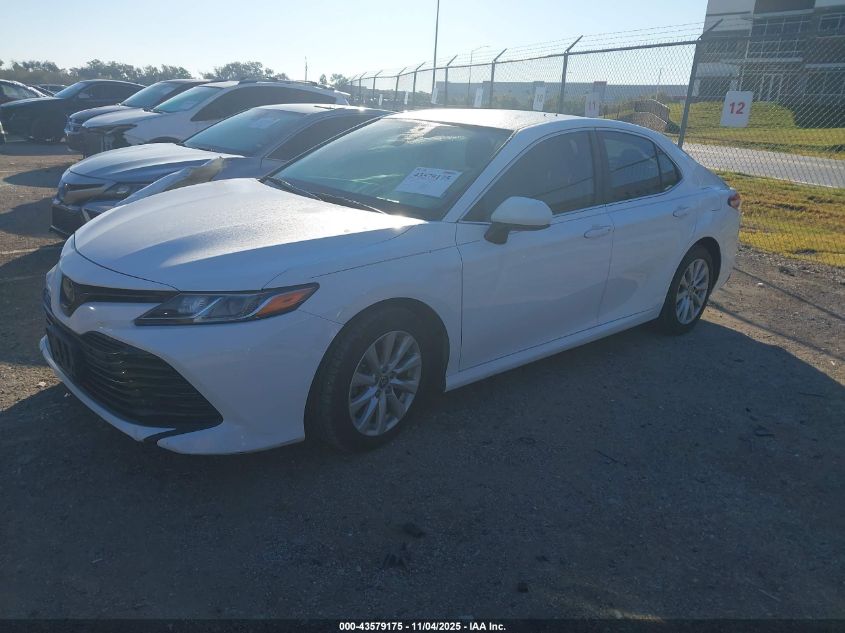 Toyota Camry 2020 — photo 2