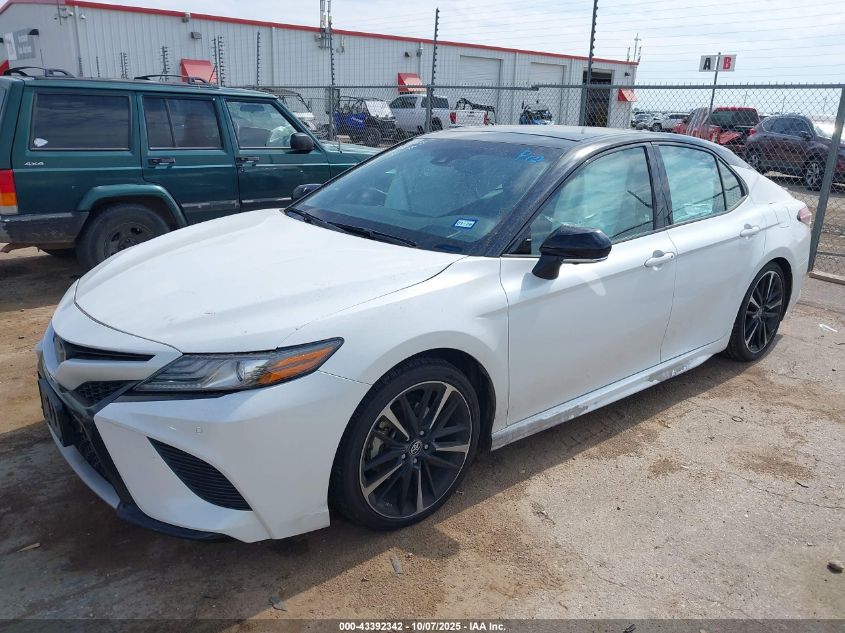 Toyota Camry 2018 — photo 2