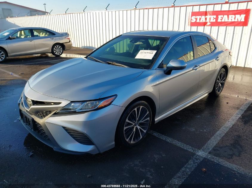 Toyota Camry 2018 — photo 2