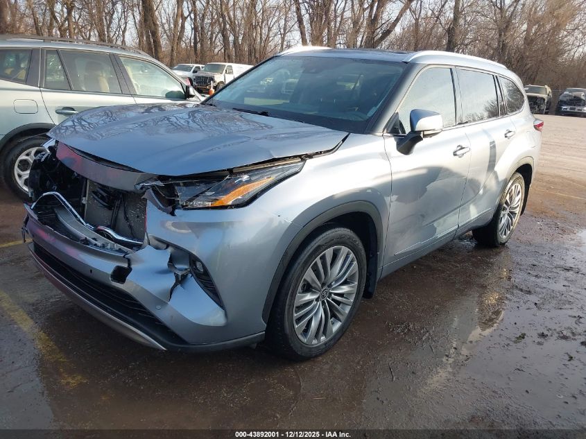 Toyota Highlander 2022 — photo 2