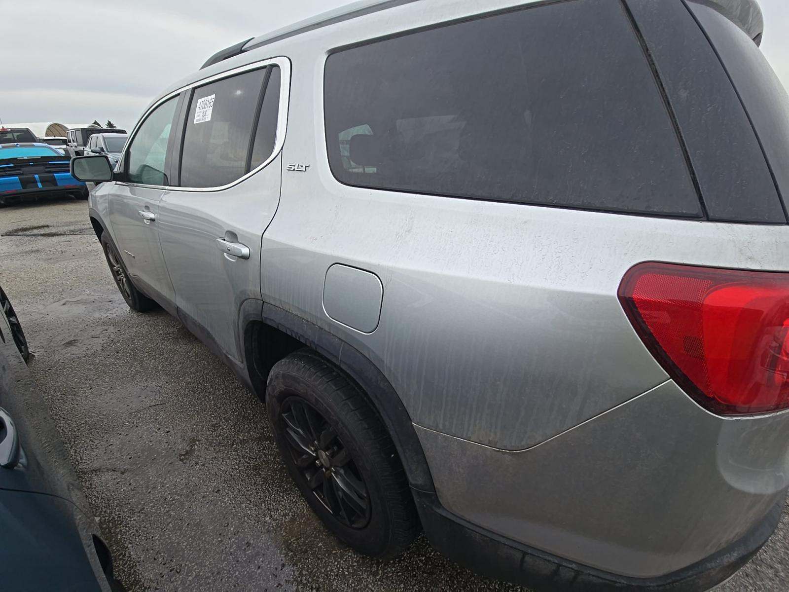GMC Acadia 2017 — photo 2