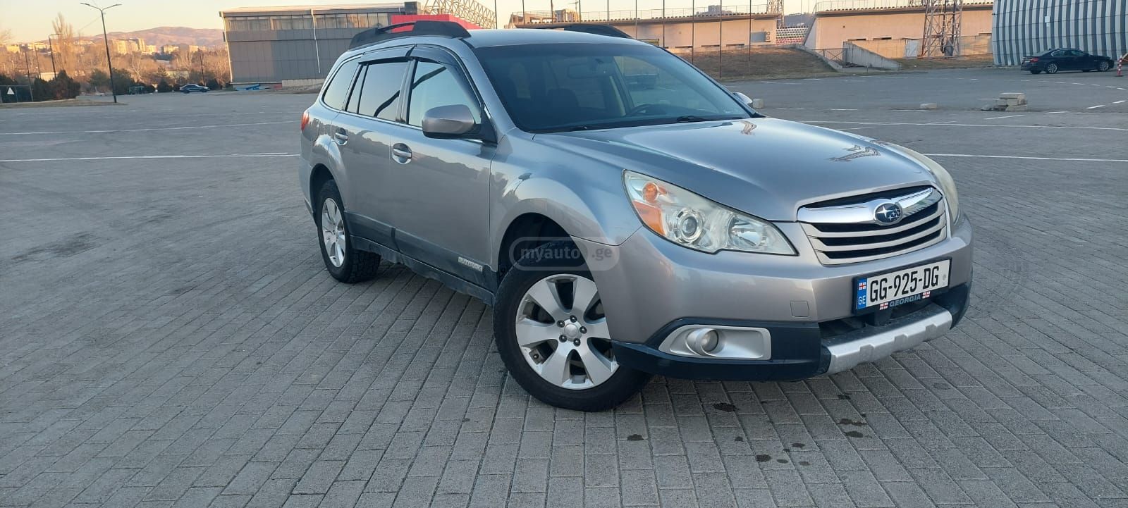 Subaru Outback 2011 — photo 2