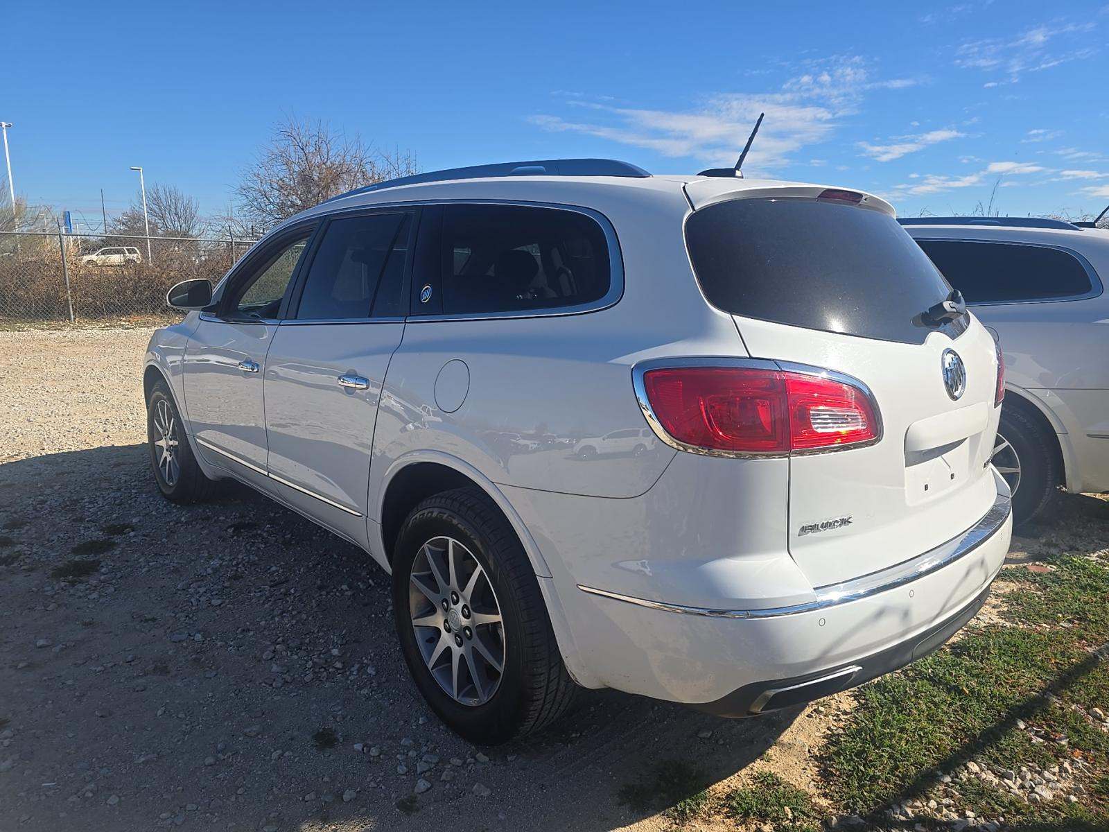 Buick Enclave 2017 — photo 2