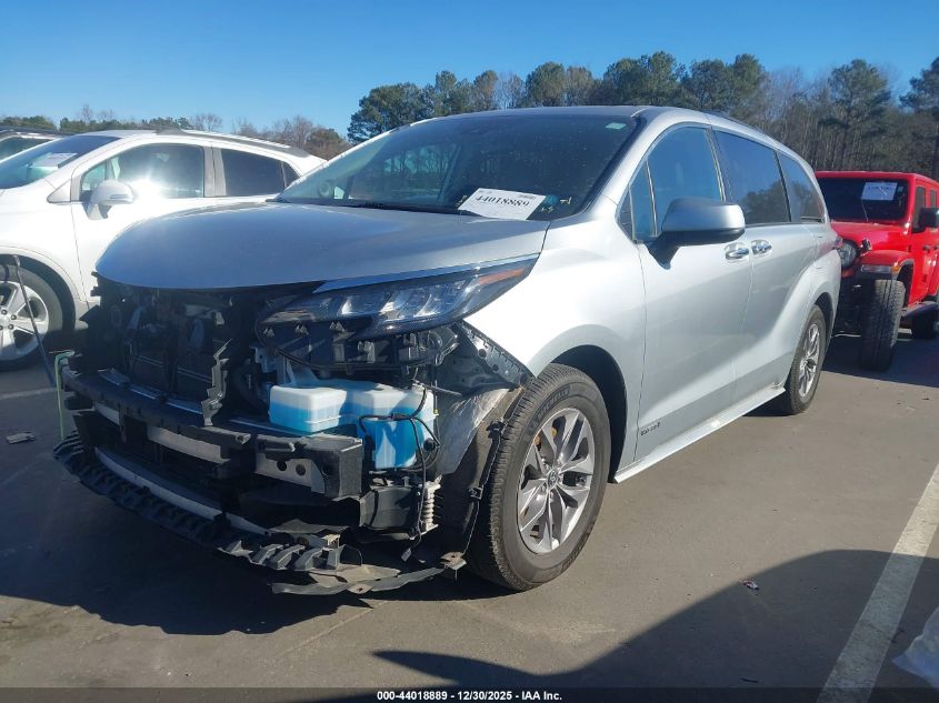 Toyota Sienna 2021 — photo 2