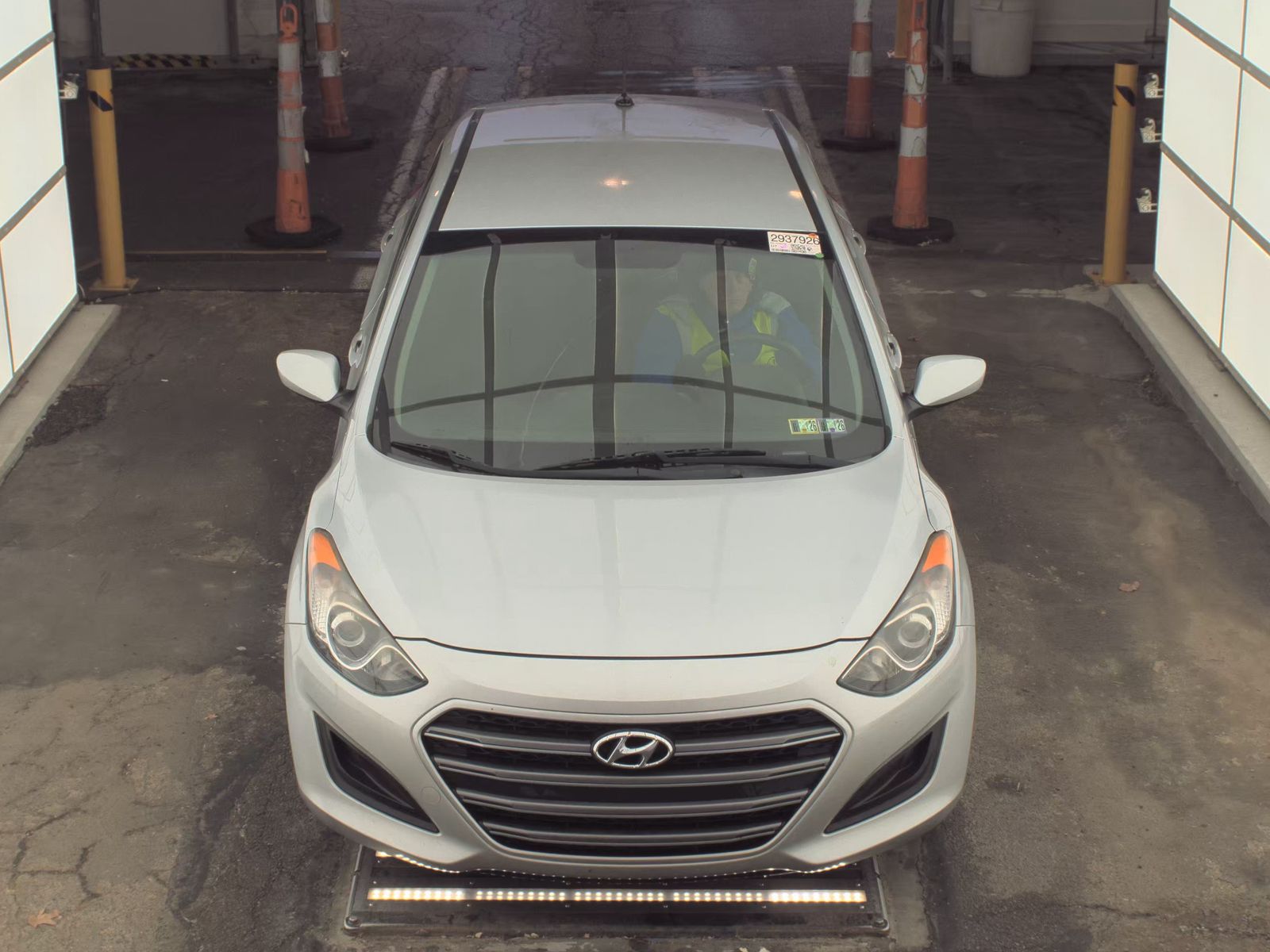 Hyundai Elantra 2017 — photo 2