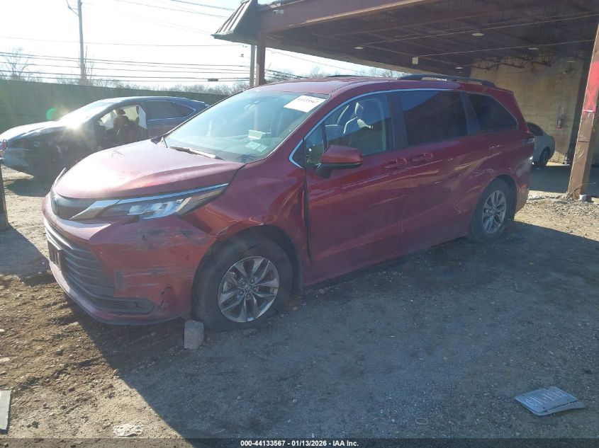 Toyota Sienna 2023 — photo 2