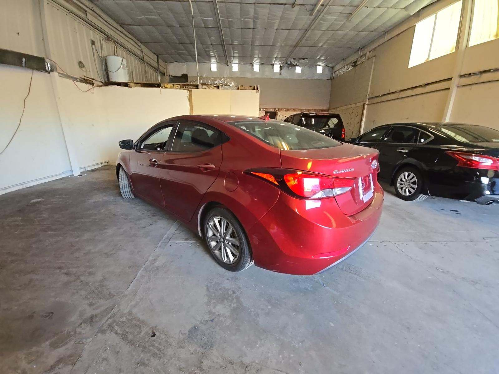 Hyundai Elantra 2015 — photo 2