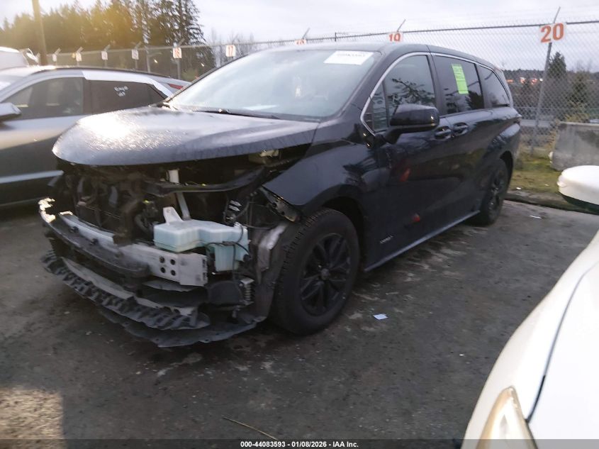 Toyota Sienna 2021 — photo 2