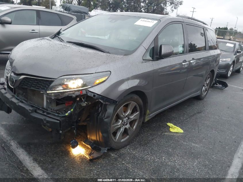 Toyota Sienna 2020 — photo 2