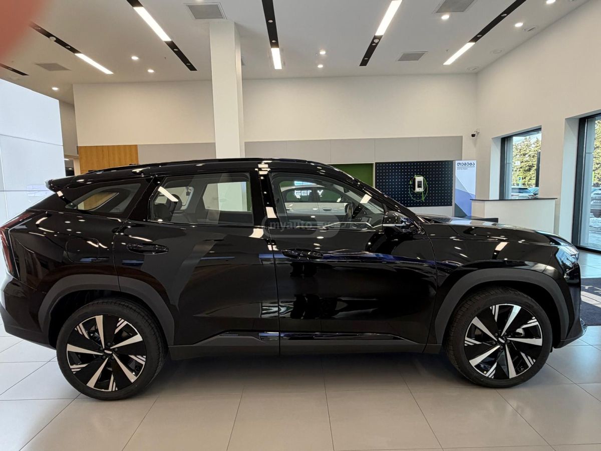 Geely Atlas 2025 — photo 2