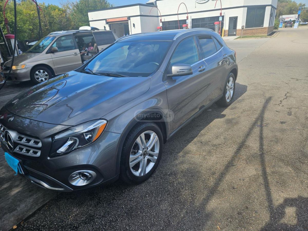 Mercedes-Benz GLA 250 2018 — photo 2